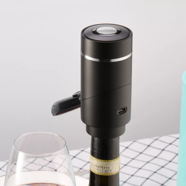 Electric wine dispenser